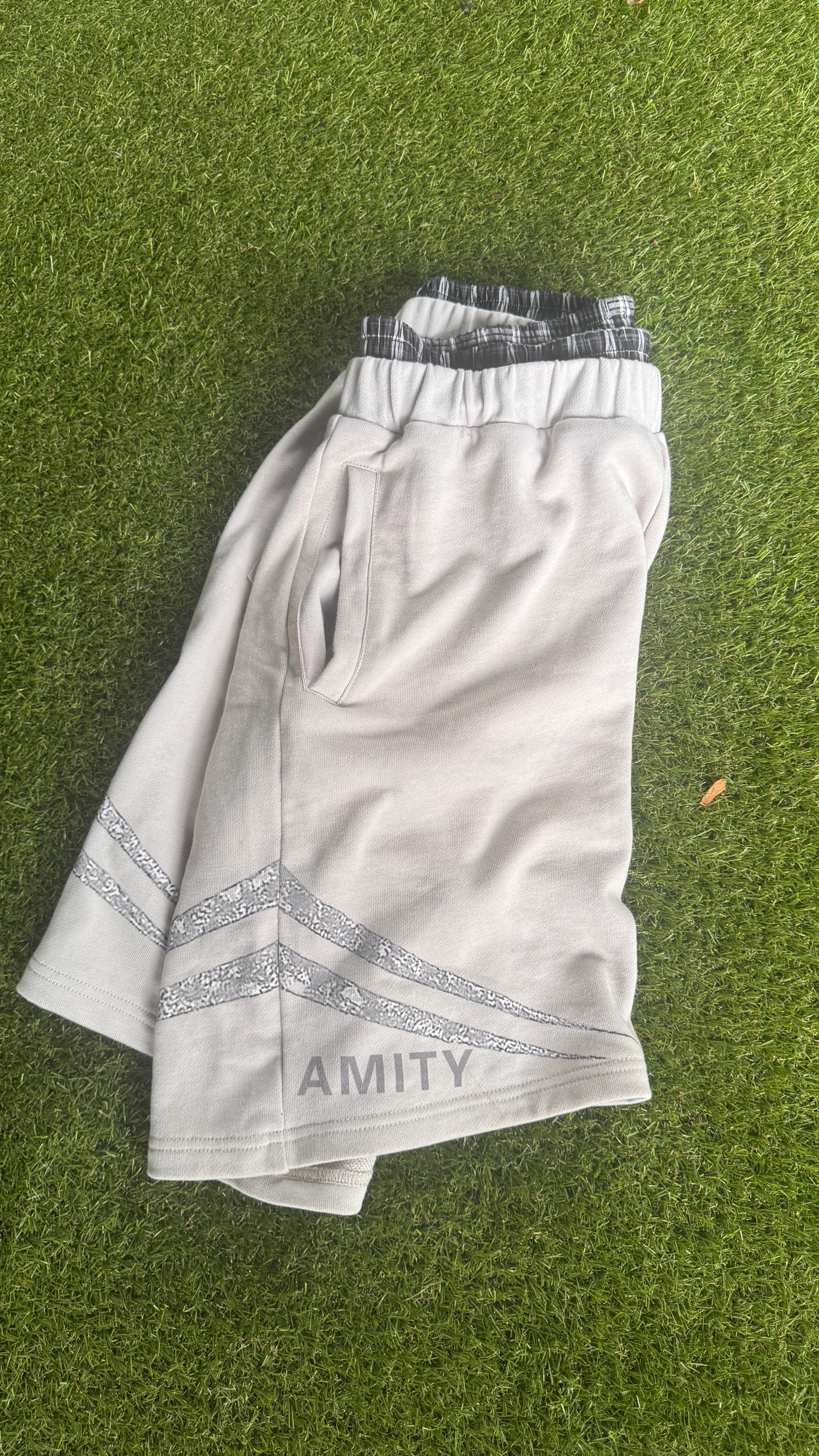 AMITY GRAY SWEATSHORT “Gray Marble”